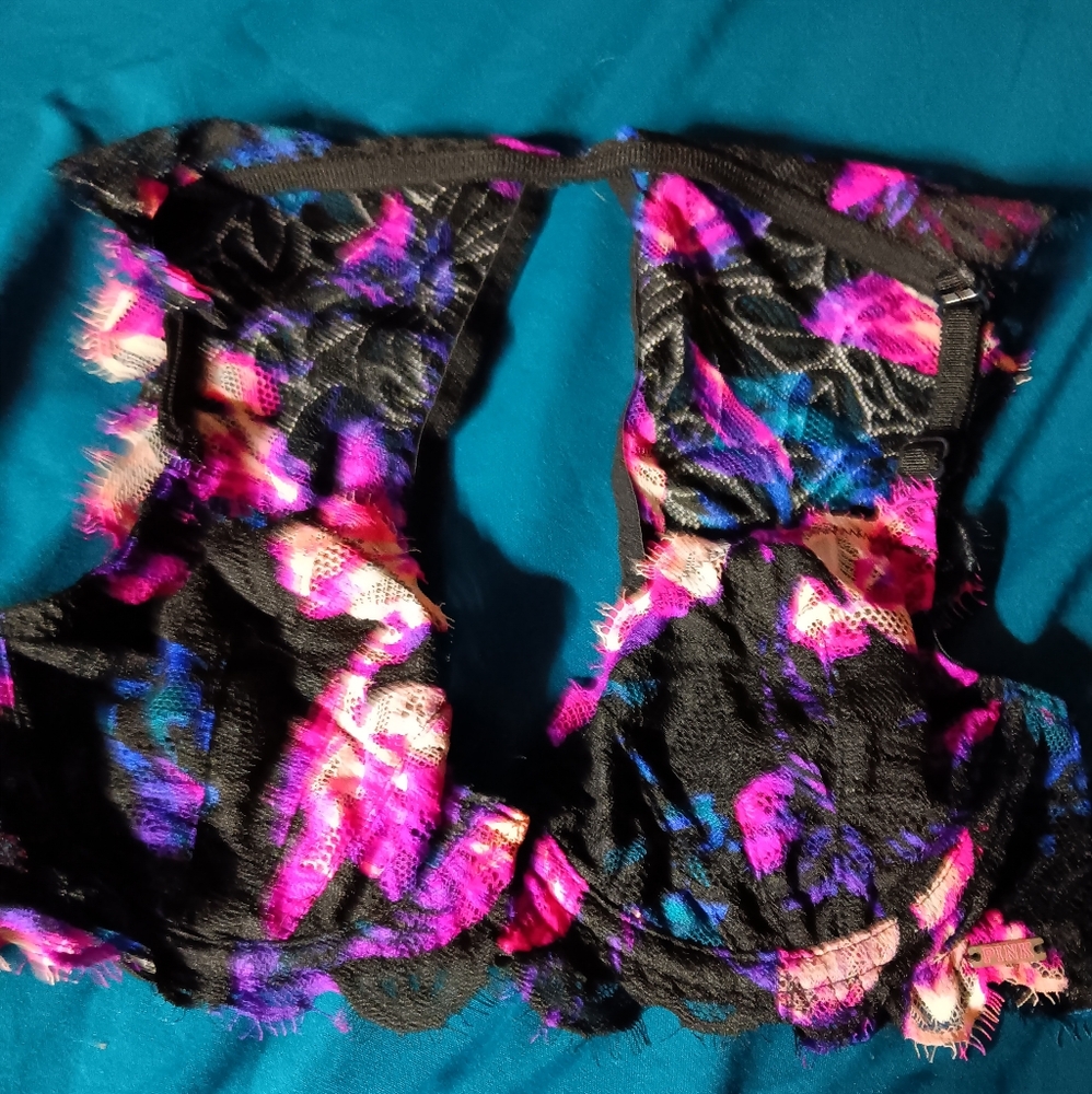 Victoria's Secret Black and Pink Lace Bra 32B